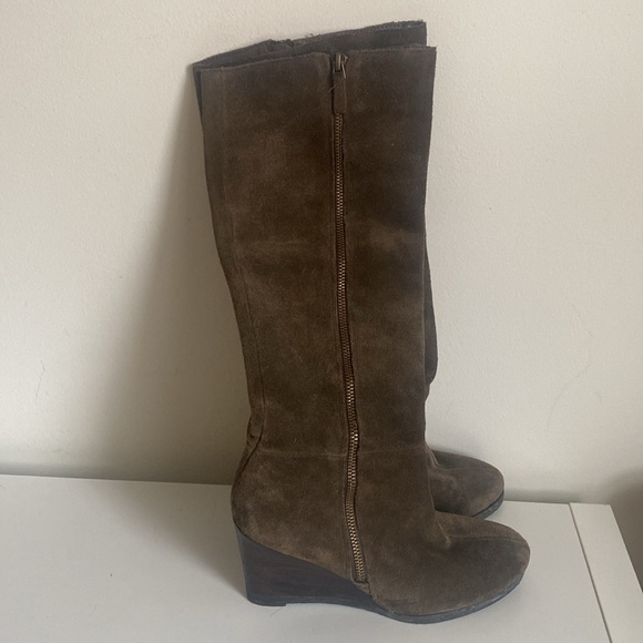 Franco Sarto Wedge Knee High Suede Boots Size 7 Moss Green Brown Full Side Zip - Picture 2 of 16